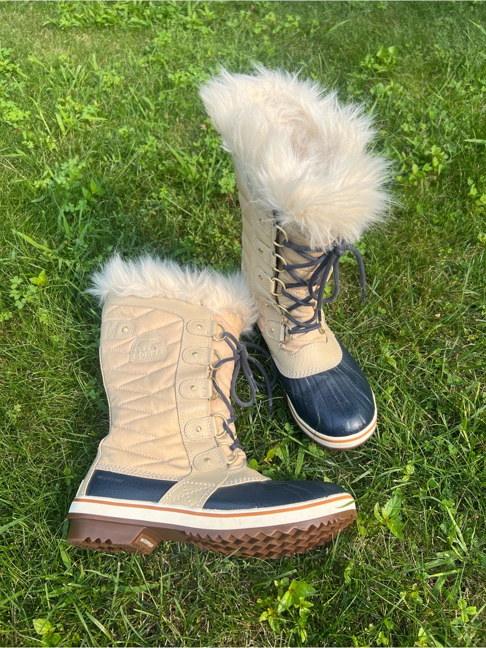 Sorel Women's Beige and Navy Fur-Trim Winter Boots